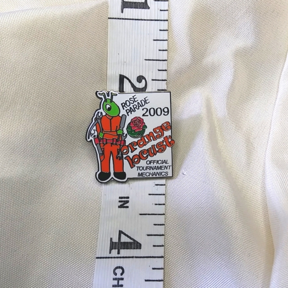 Rose Parade Pin - Picture 3 of 4